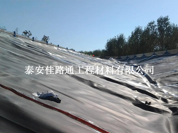 水產(chǎn)養(yǎng)殖防滲膜施工注意事項：打造高效養(yǎng)殖環(huán)境的秘訣