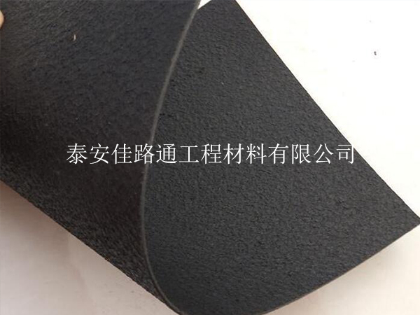 糙面土工膜：多功能防滲材料的廣泛應用