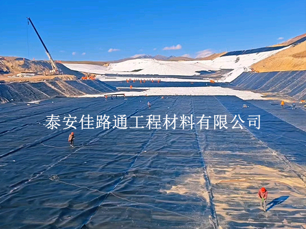 防滲土工膜裁剪不浪費(fèi)！5個(gè)實(shí)用技巧讓施工又快又省
